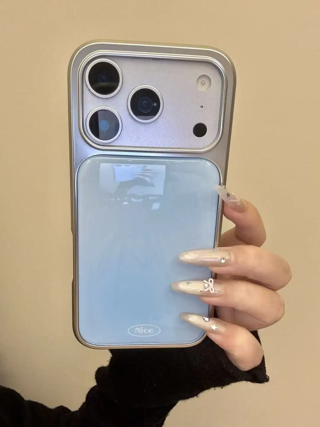 Cover Morbida Trasparente di L - Phone Cases That Charge Your Phone recensione e prezzo