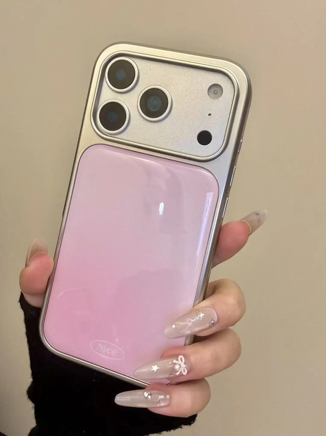Cover Morbida Trasparente di L - Phone Cases That Charge Your Phone recensione e prezzo