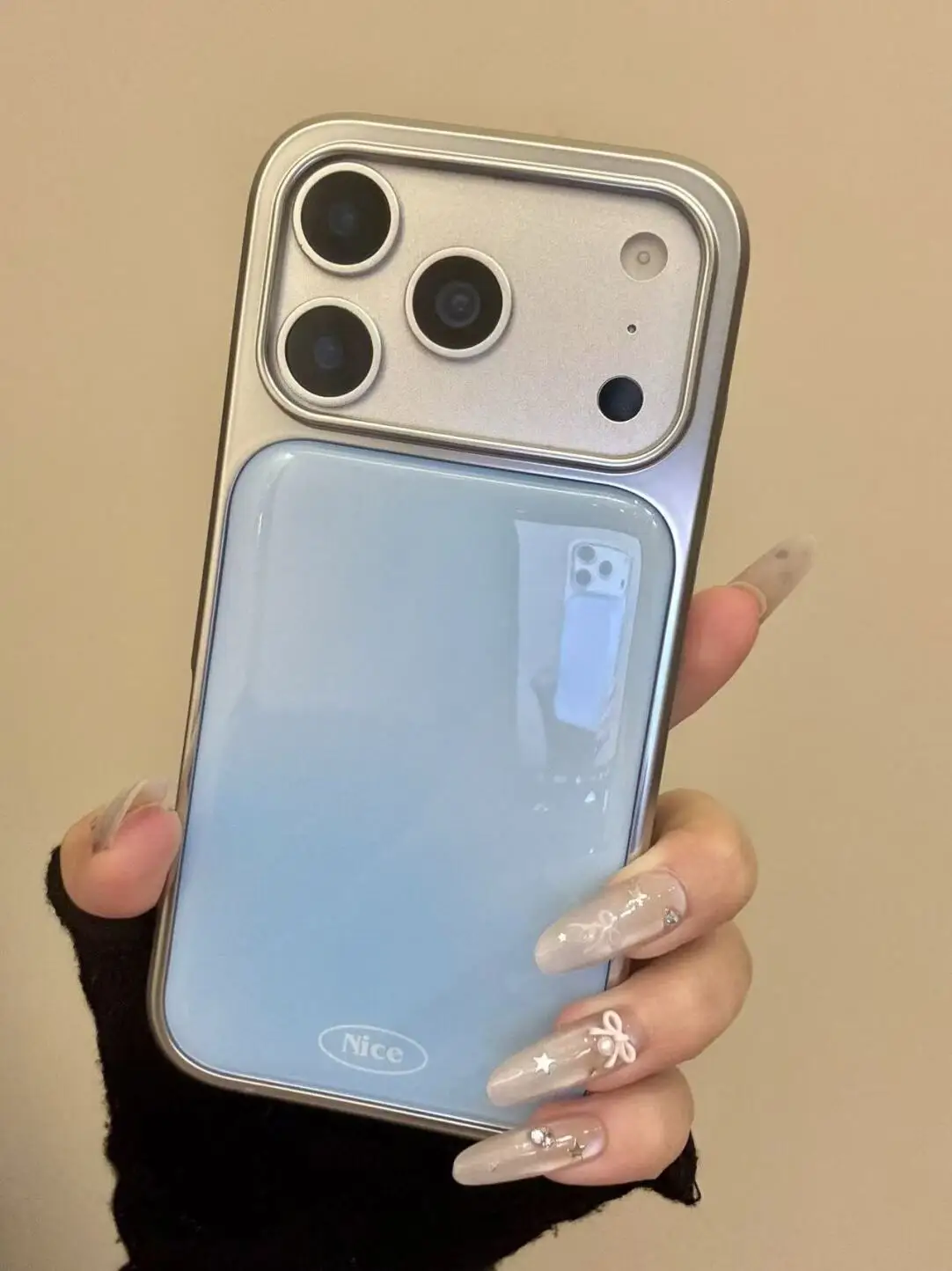 Cover Morbida Trasparente di L - Phone Cases That Charge Your Phone recensione e prezzo